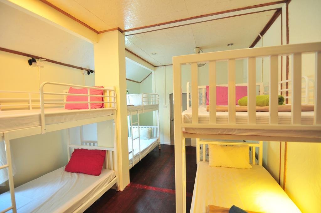 October Hostel Phiphi-szigetek Kültér fotó