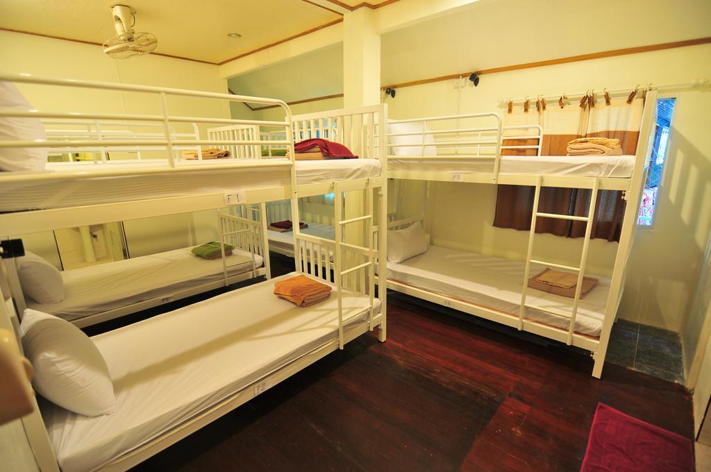 October Hostel Phiphi-szigetek Szoba fotó