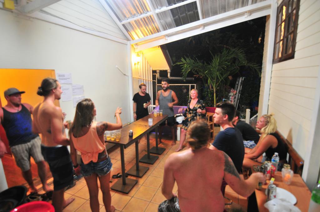 October Hostel Phiphi-szigetek Kültér fotó