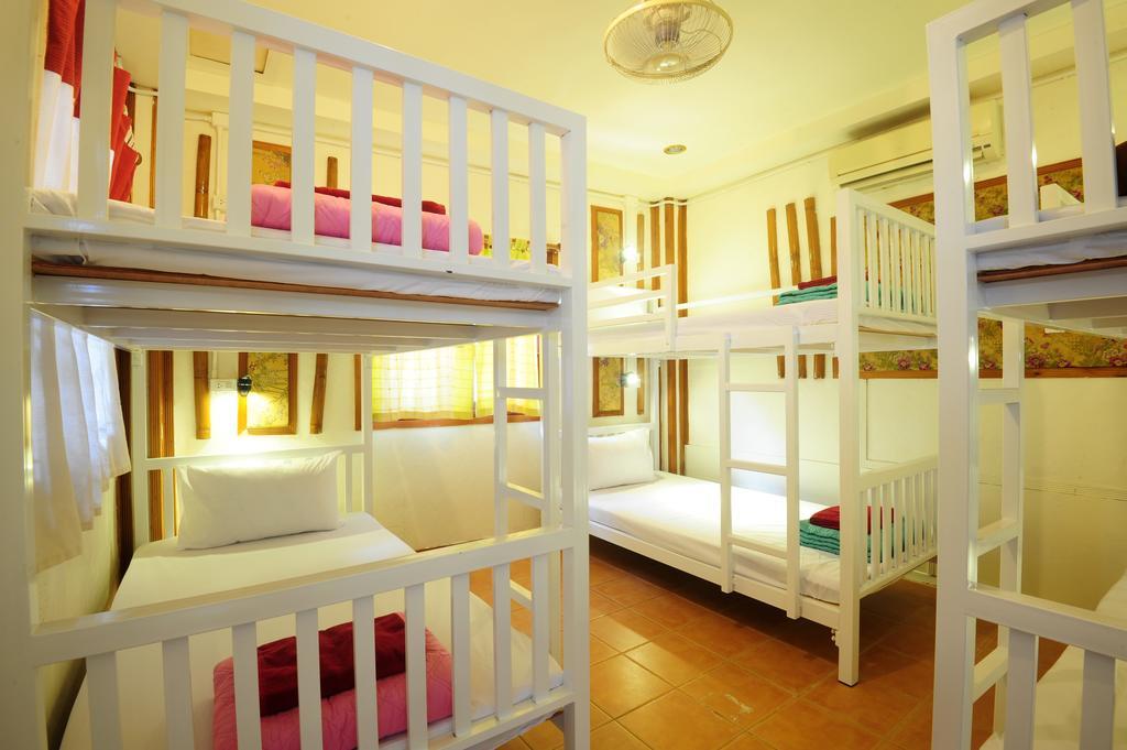 October Hostel Phiphi-szigetek Kültér fotó