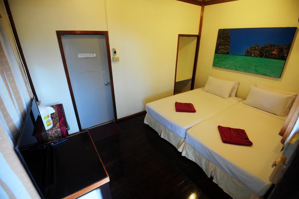 October Hostel Phiphi-szigetek Kültér fotó