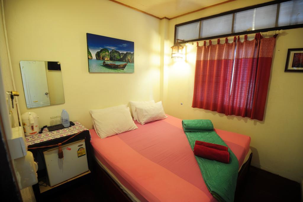October Hostel Phiphi-szigetek Kültér fotó